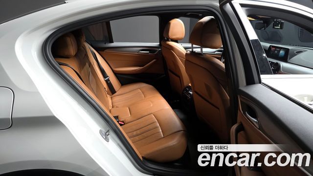 BMW 5-Series 520d xDrive M Sport Package