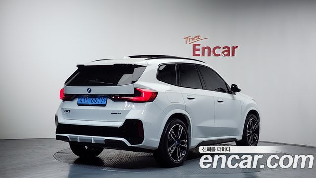 BMW iX1 xDrive 30 M Sport