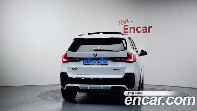BMW iX1 xDrive 30 M Sport