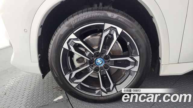 BMW iX1 xDrive 30 M Sport