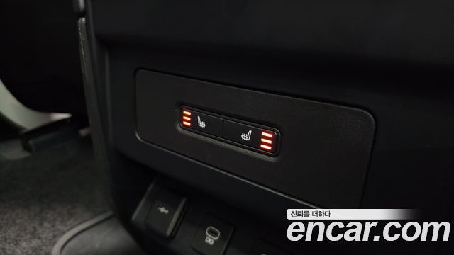 Land Rover Defender 90 D250 S