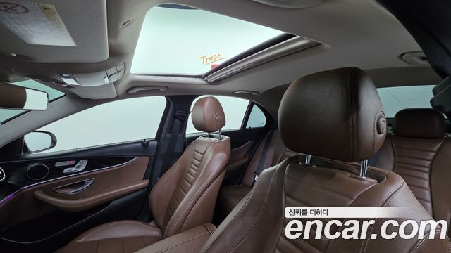 Mercedes-Benz E-Class E220d Avantgarde