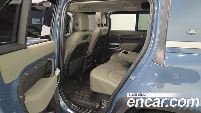 Land Rover Defender 110 D250 SE