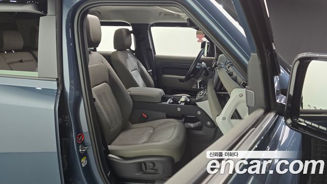 Land Rover Defender 110 D250 SE