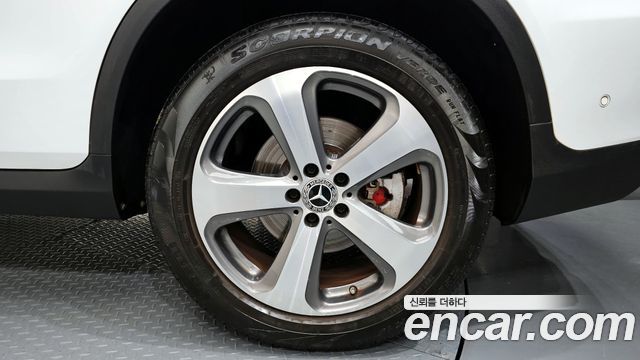 Mercedes-Benz GLC-Class GCL300 4MATIC Coupe