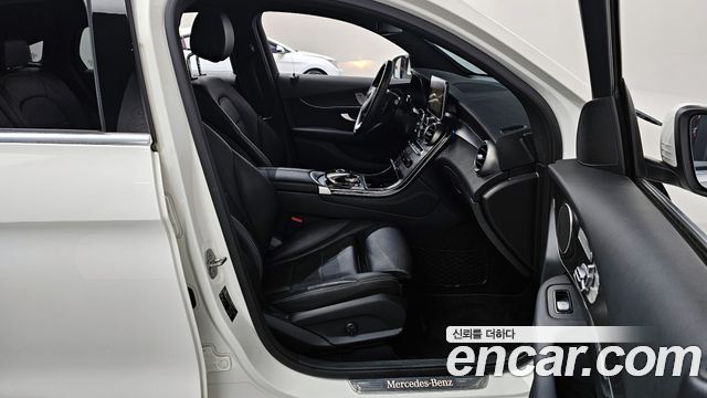 Mercedes-Benz GLC-Class GCL300 4MATIC Coupe