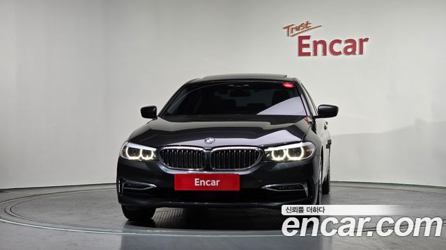 BMW 5-Series 520i Luxury