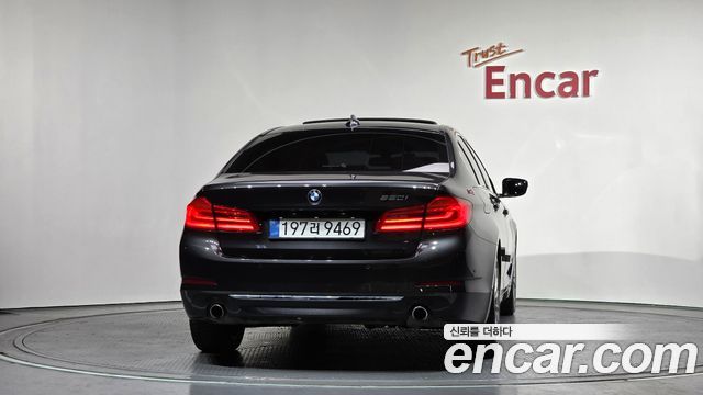 BMW 5-Series 520i Luxury