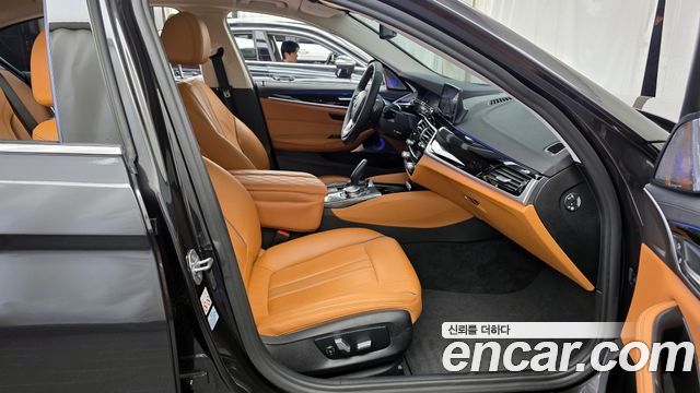 BMW 5-Series 520i Luxury