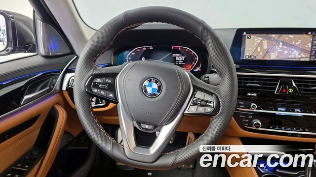 BMW 5-Series 520i Luxury