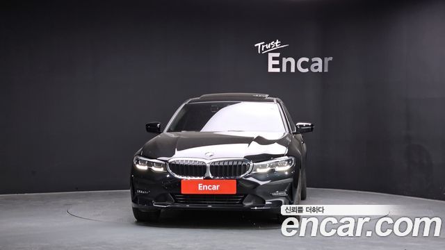 BMW 3-Series 320i