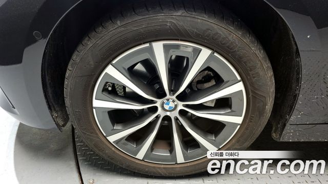 BMW 3-Series 320i