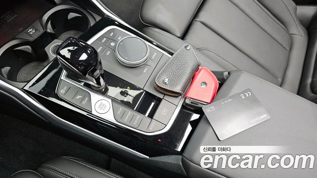 BMW 3-Series 320i