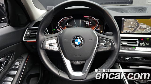 BMW 3-Series 320i