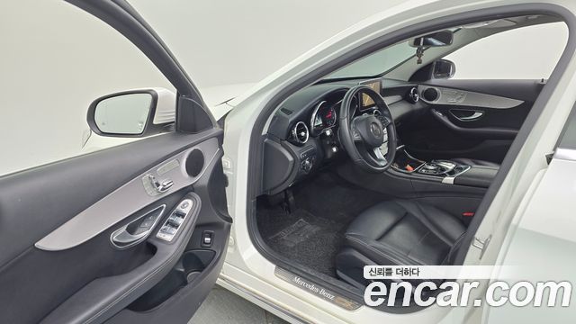 Mercedes-Benz C-Class C200 Avantgarde