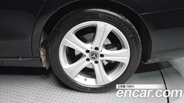 Mercedes-Benz E-Class E200 Avantgarde