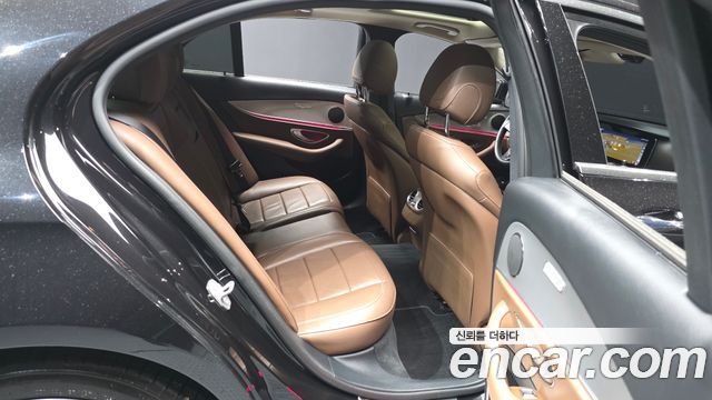 Mercedes-Benz E-Class E200 Avantgarde