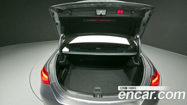 Mercedes-Benz C-Class C200 4MATIC Avantgarde