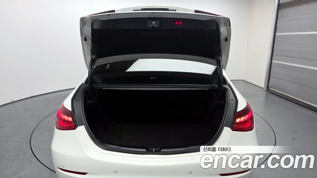 Mercedes-Benz C-Class C200 4MATIC Avantgarde
