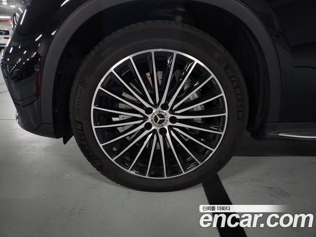 Mercedes-Benz GLC-Class GLC300 4MATIC AMG Line