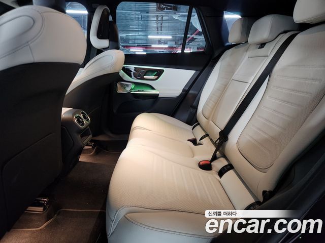 Mercedes-Benz GLC-Class GLC300 4MATIC AMG Line