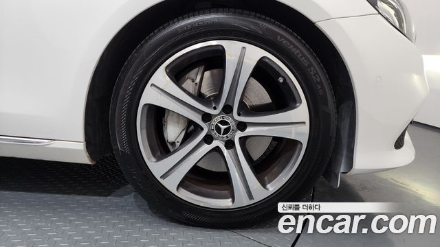 Mercedes-Benz E-Class E300 Avantgarde