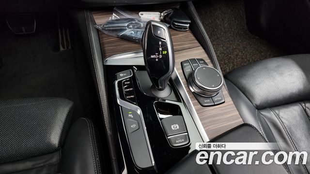 BMW 5-Series 520d xDrive M Sport Package Plus