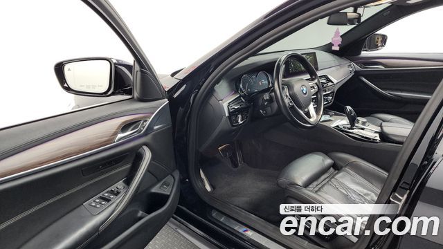 BMW 5-Series 520d xDrive M Sport Package Plus