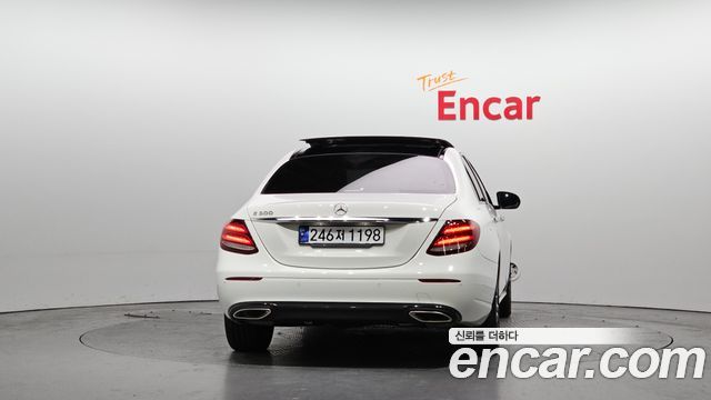 Mercedes-Benz E-Class E300 Avantgarde