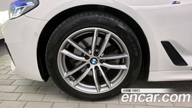 BMW 5-Series 520d M Sport package