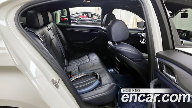 BMW 5-Series 520d M Sport package