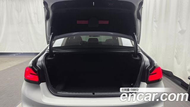 BMW 5-Series 520d M Sport package