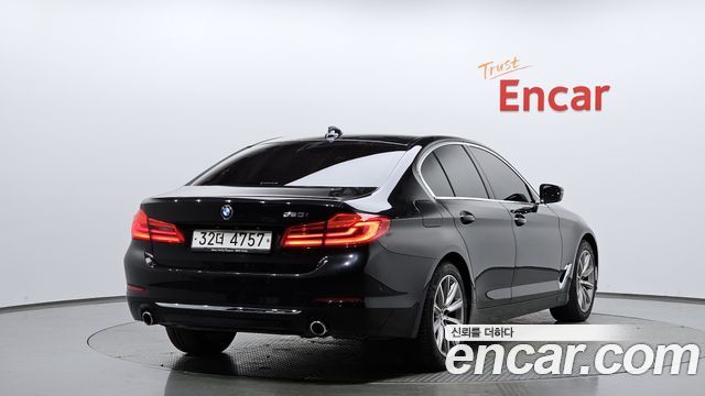 BMW 5-Series 520i Luxury