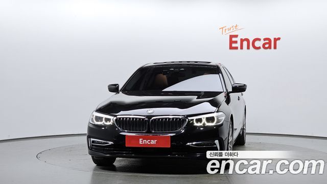 BMW 5-Series 520i Luxury