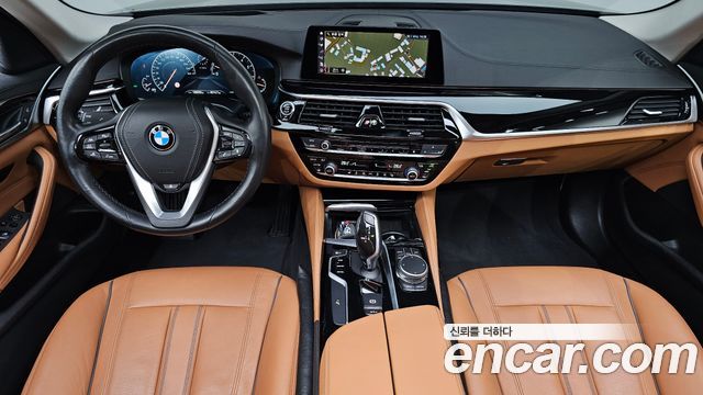 BMW 5-Series 520i Luxury