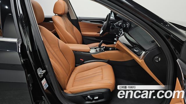 BMW 5-Series 520i Luxury