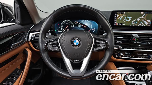 BMW 5-Series 520i Luxury