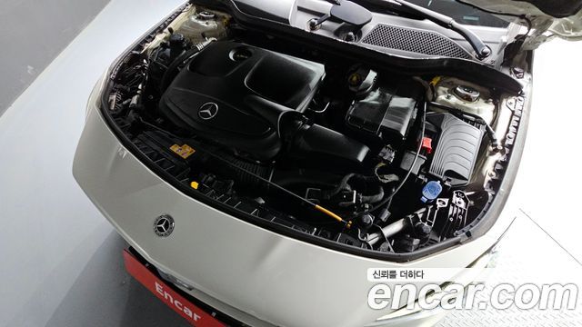 Mercedes-Benz CLA-Class CLA250 4MATIC