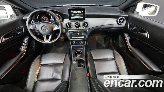 Mercedes-Benz CLA-Class CLA250 4MATIC