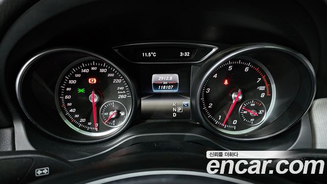 Mercedes-Benz CLA-Class CLA250 4MATIC