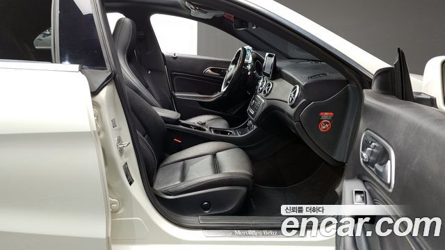 Mercedes-Benz CLA-Class CLA250 4MATIC