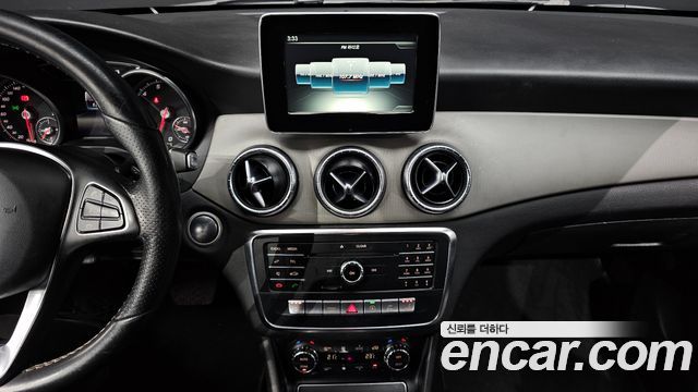 Mercedes-Benz CLA-Class CLA250 4MATIC