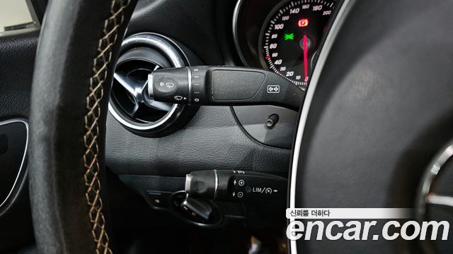 Mercedes-Benz CLA-Class CLA250 4MATIC