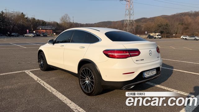 Mercedes-Benz GLC-Class GLC300 4MATIC AMG Line Coupe
