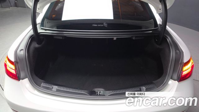 Mercedes-Benz E-Class E220d Coupe