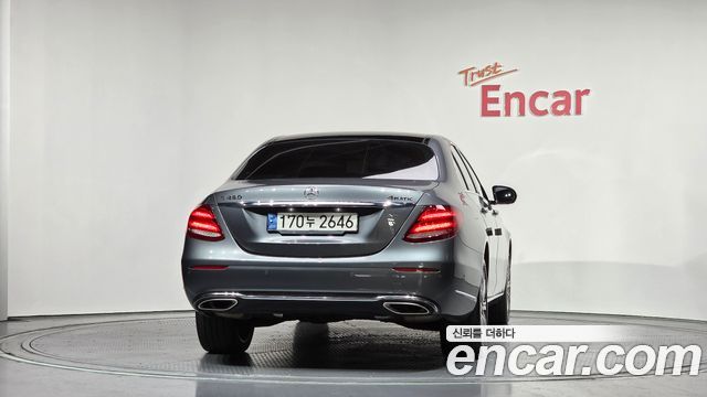 Mercedes-Benz E-Class E400 4MATIC Exclusive