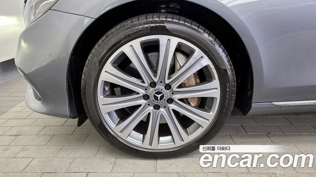 Mercedes-Benz E-Class E400 4MATIC Exclusive