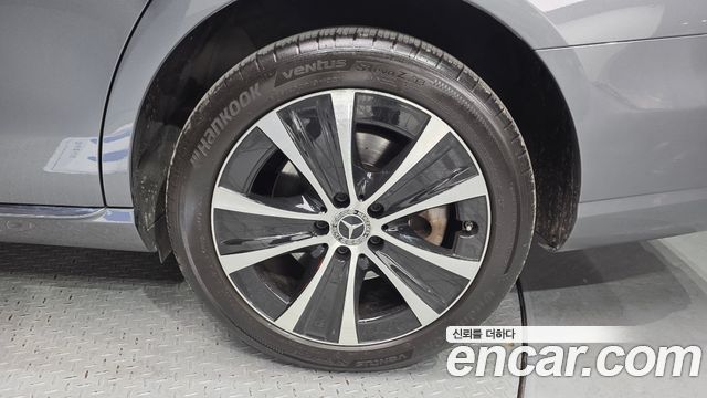 Mercedes-Benz E-Class E300e 4MATIC Exclusive