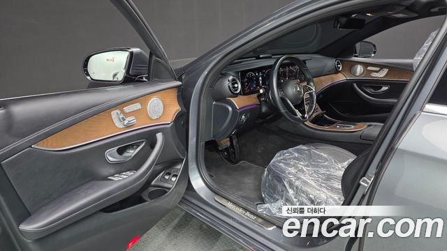Mercedes-Benz E-Class E300e 4MATIC Exclusive