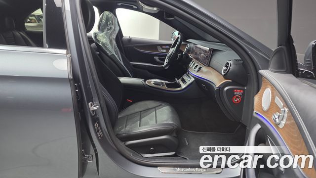 Mercedes-Benz E-Class E300e 4MATIC Exclusive
